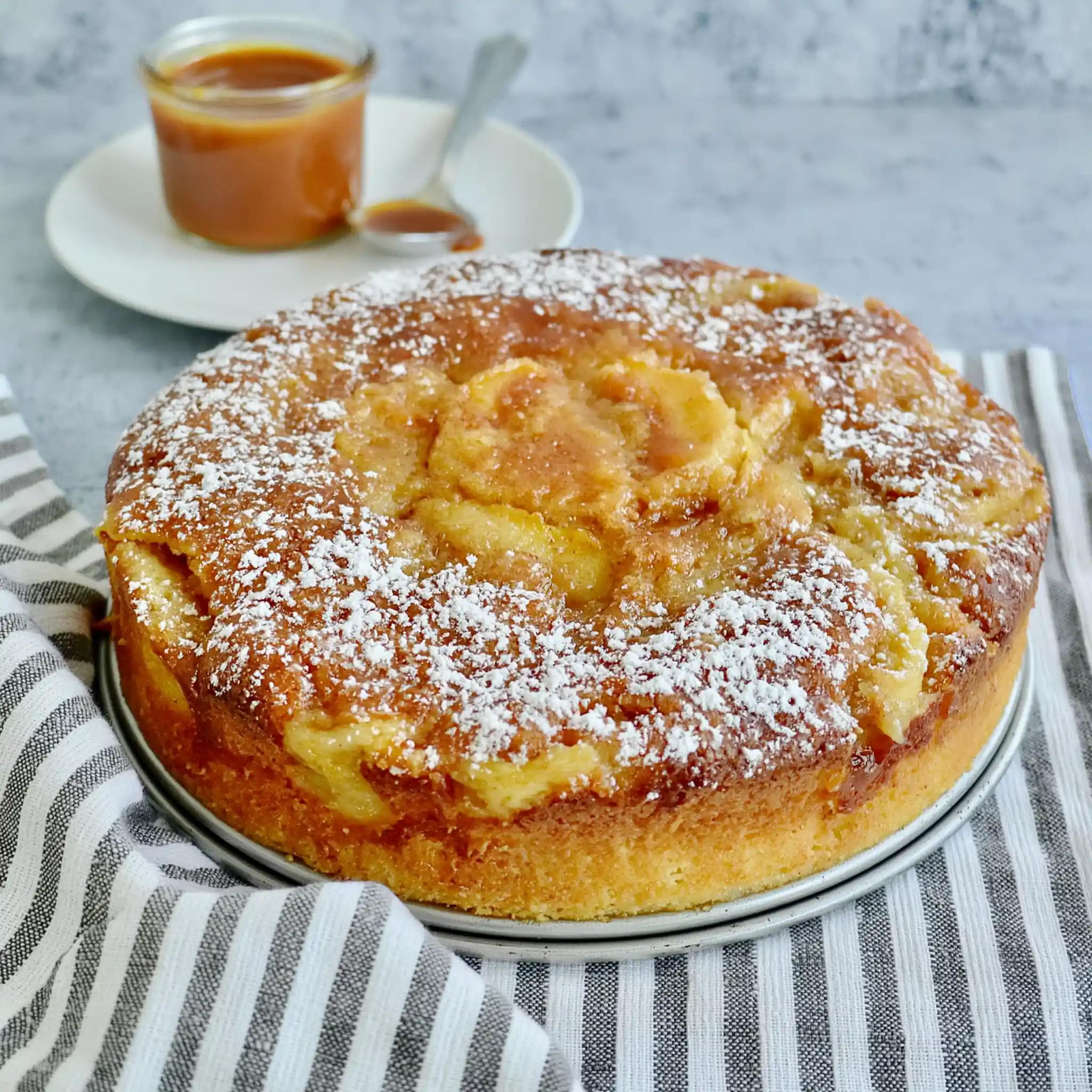 Peaches and Cream Cake: Amazing Summer Fruit Cake Everyone Loves 7 Peaches and Cream Cake